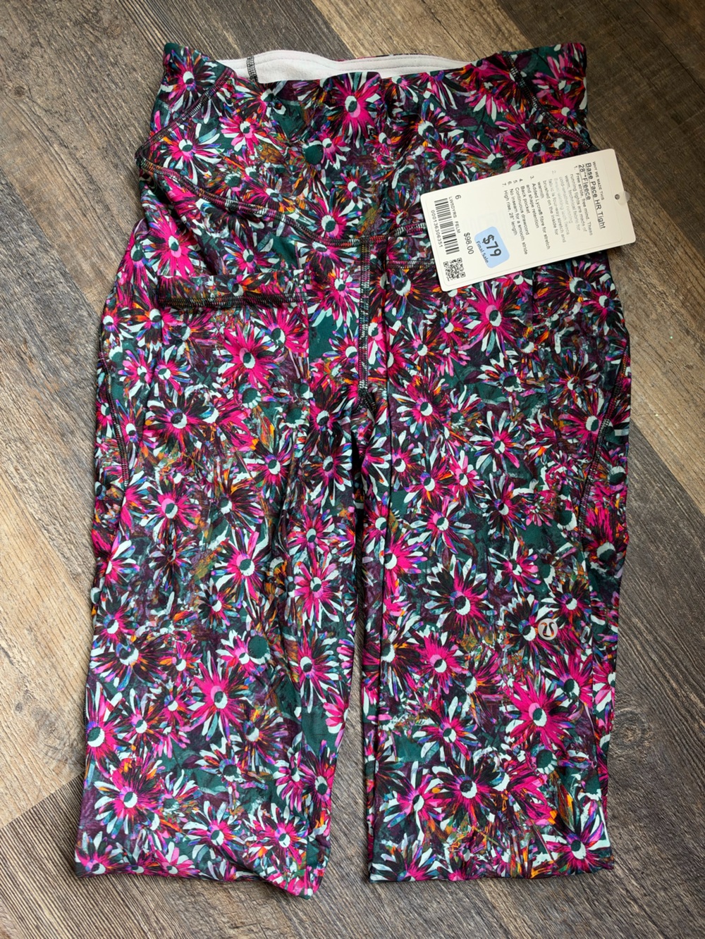 Lulu lemon base pace HR tight 28’’ fleece. NWT. Size 6. Floral multi-color.